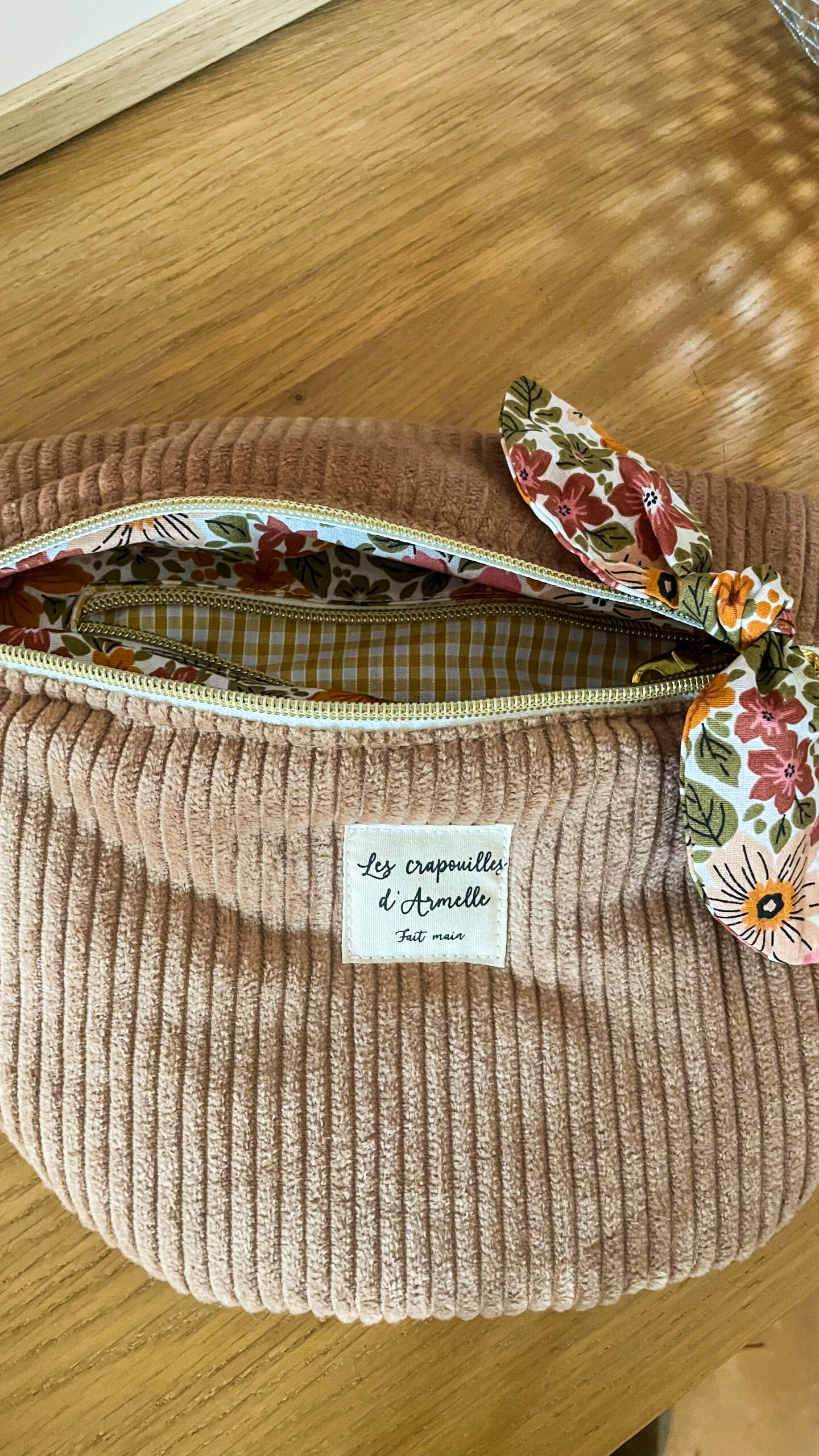 Sac banane velours camel et fleuri – Image 3