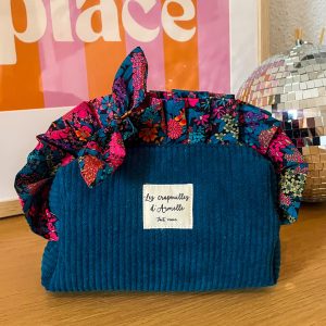 Trousse de toilette à volant velours et liberty