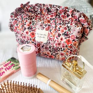 Trousse de toilette matelassée à volants