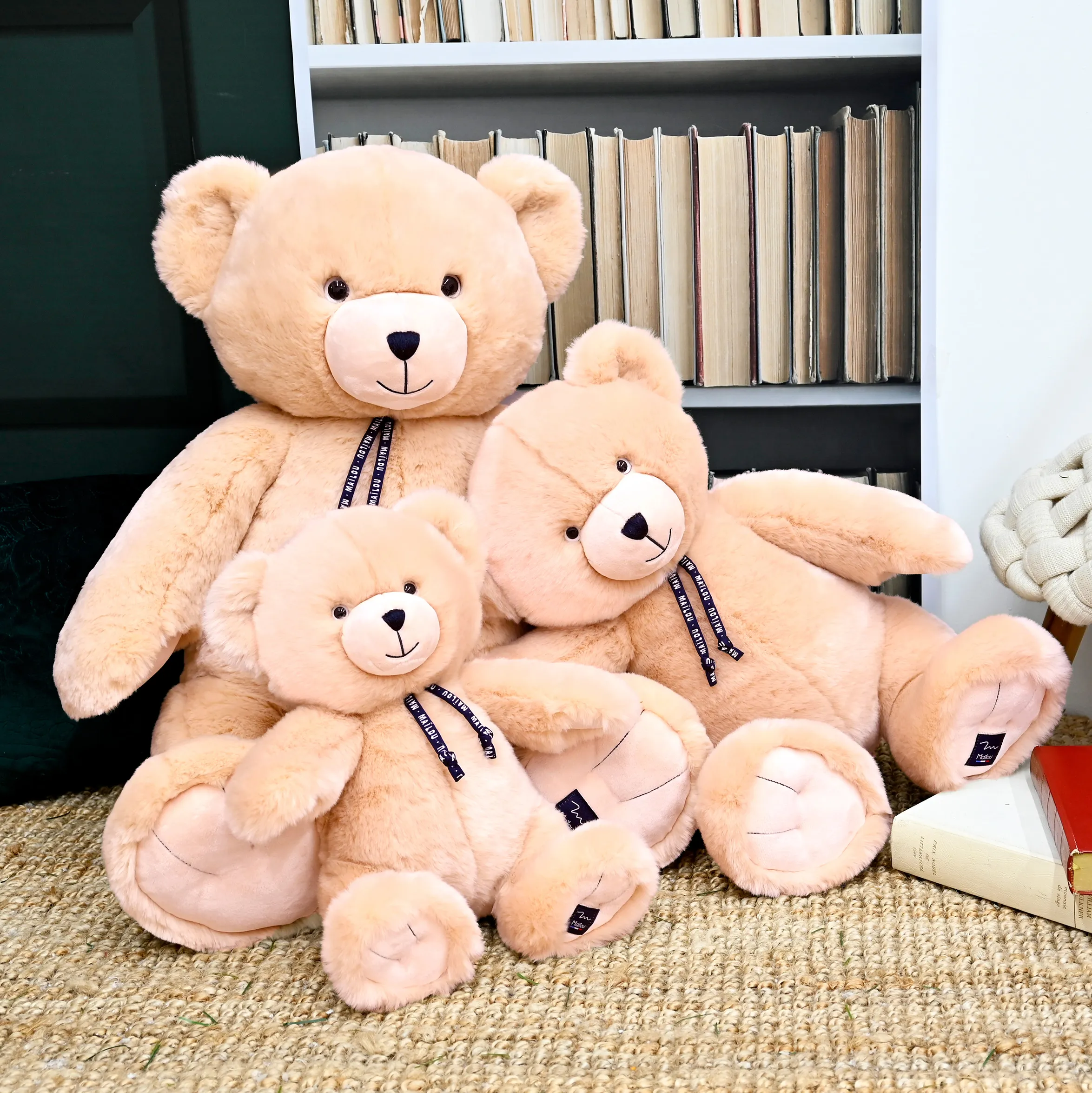 L’Ours Maïlou peluche champagne – douceur artisanale