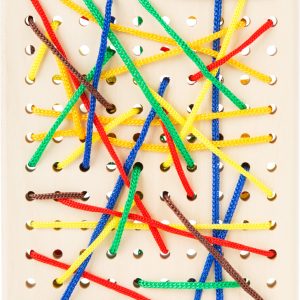 Planche à trous jeu d&rsquo;enfilage – Small Foot – 4610