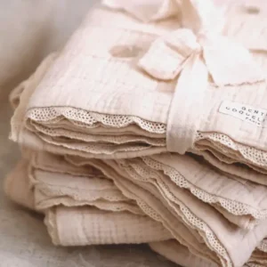 COUVERTURE BRODEE TREFLES