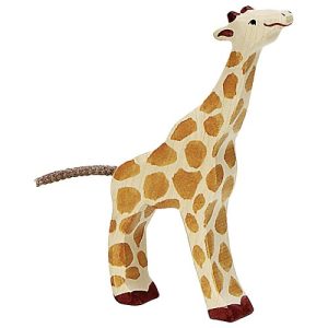Girafe petite mangeant en bois d&rsquo;érable – Holztiger – 80157