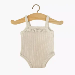 Body à bretelle en maille côtelée – lin naturel dentelle