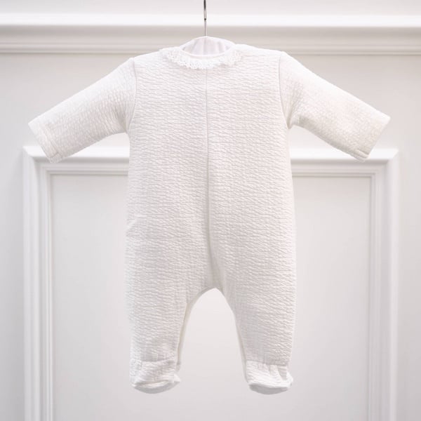 Combi en jersey gaufré volant en ivoire – Théophile & Patachou – Image 3